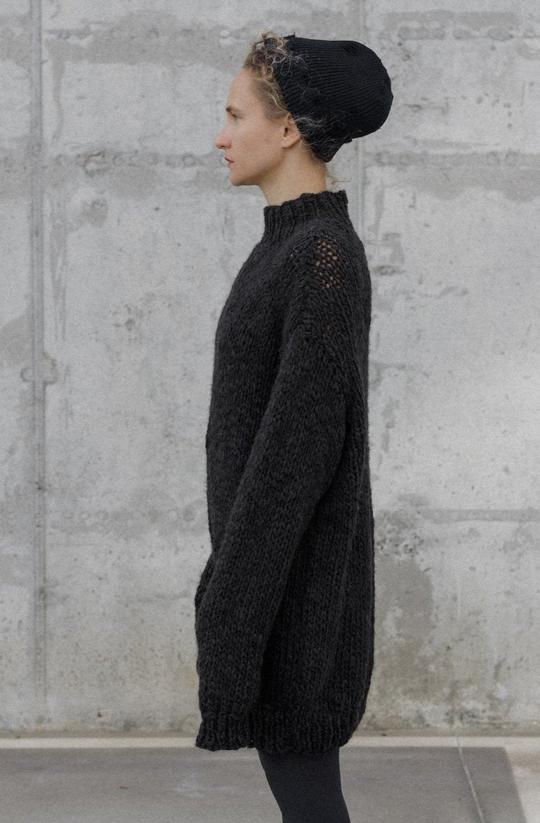Dark brown voluminous woolen sweater One Size (3 lengths)