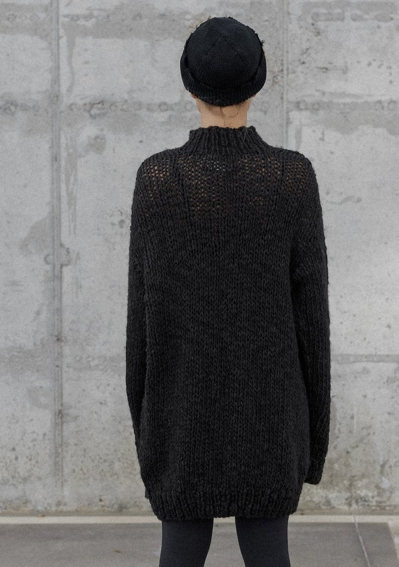 Dark brown voluminous woolen sweater One Size (3 lengths)