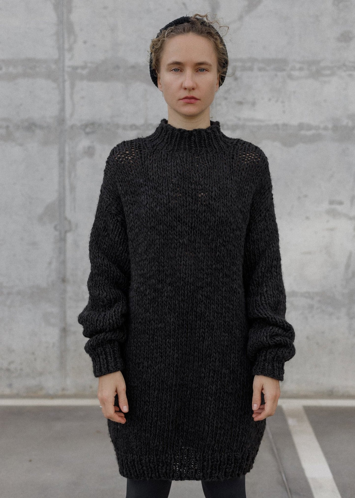 Dark brown voluminous woolen sweater One Size (3 lengths)