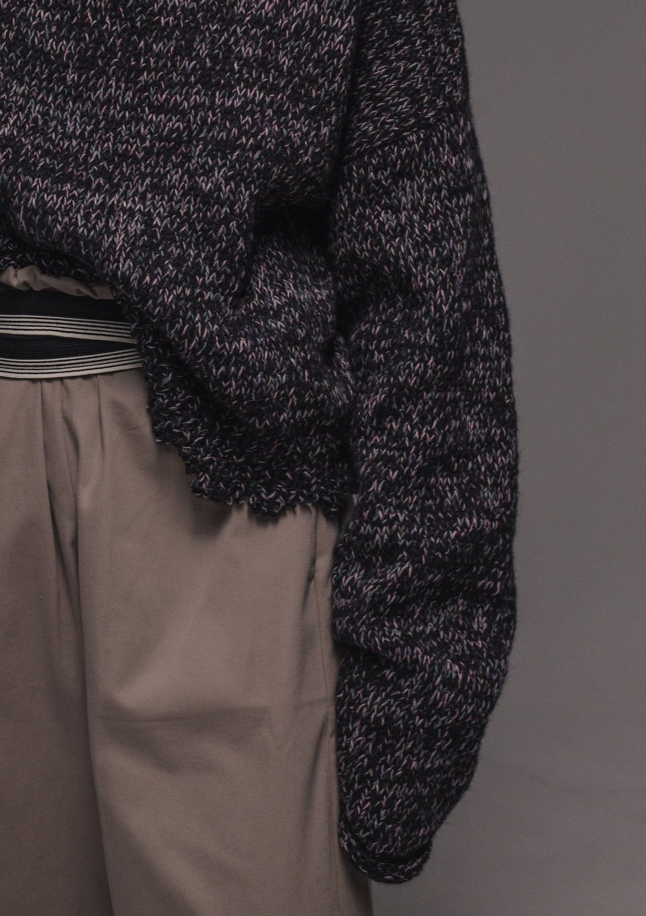 Gray-lilac short melange woolen sweater