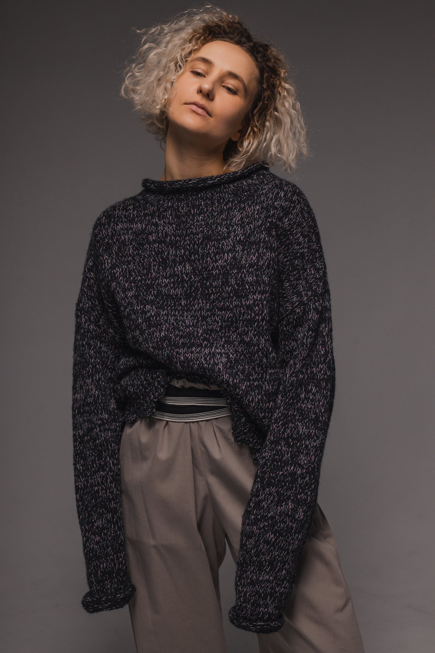 Gray-lilac short melange woolen sweater
