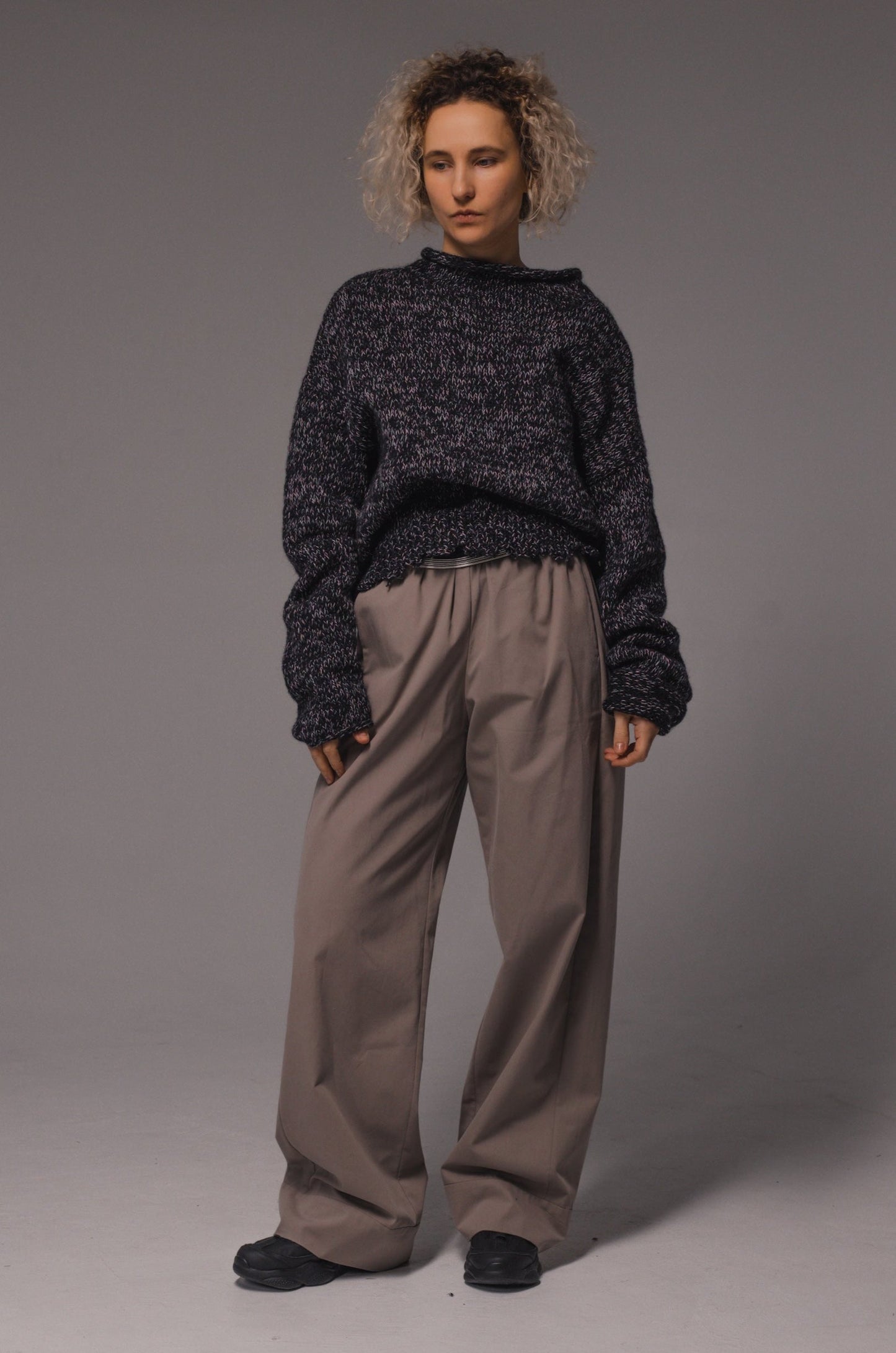 Gray-lilac short melange woolen sweater