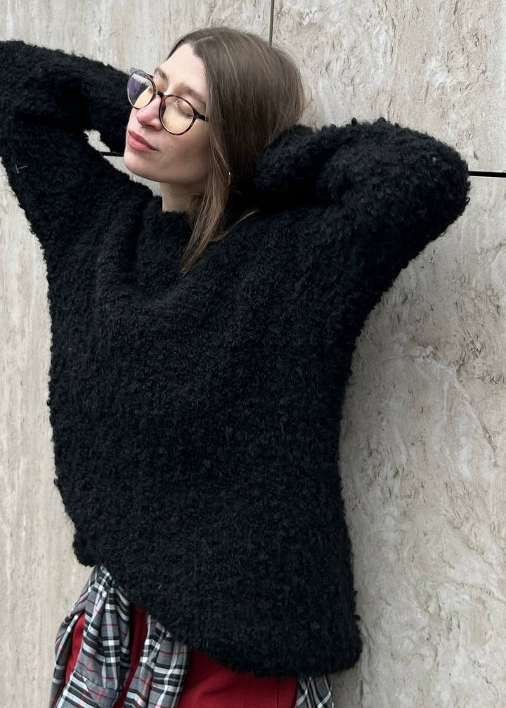 Dark brown voluminous woolen sweater One Size (3 lengths)