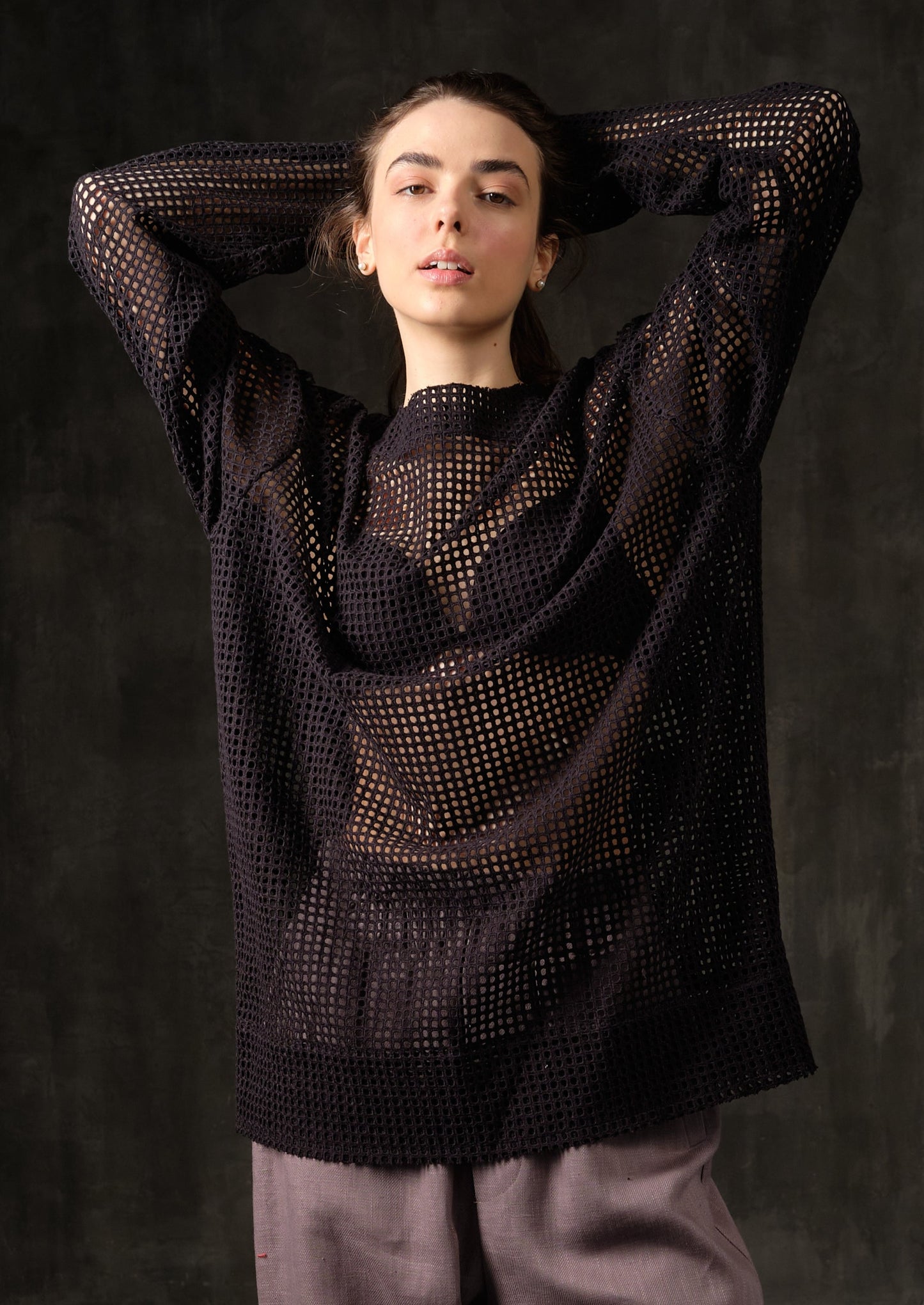 A shirt with a free cut made of cotton mesh
