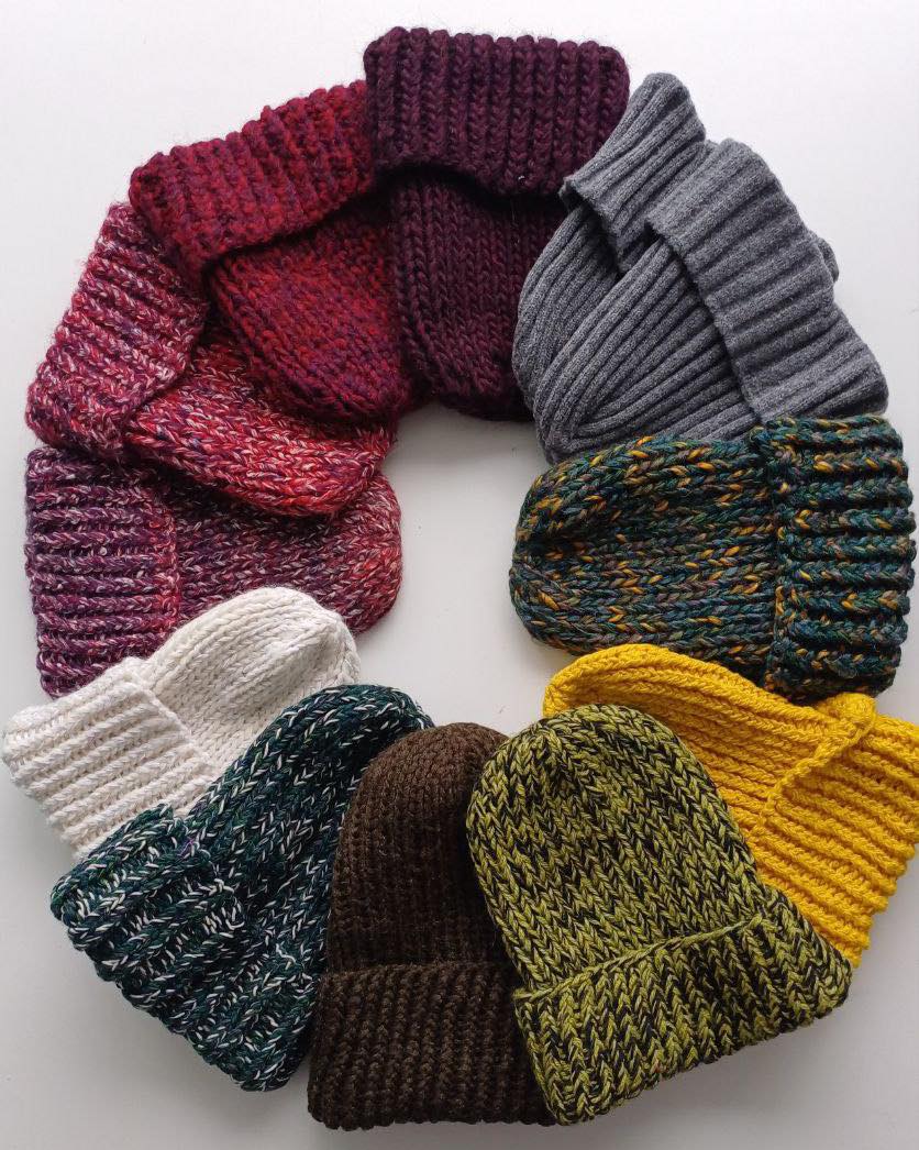 A bouclé wool hat with a lapel