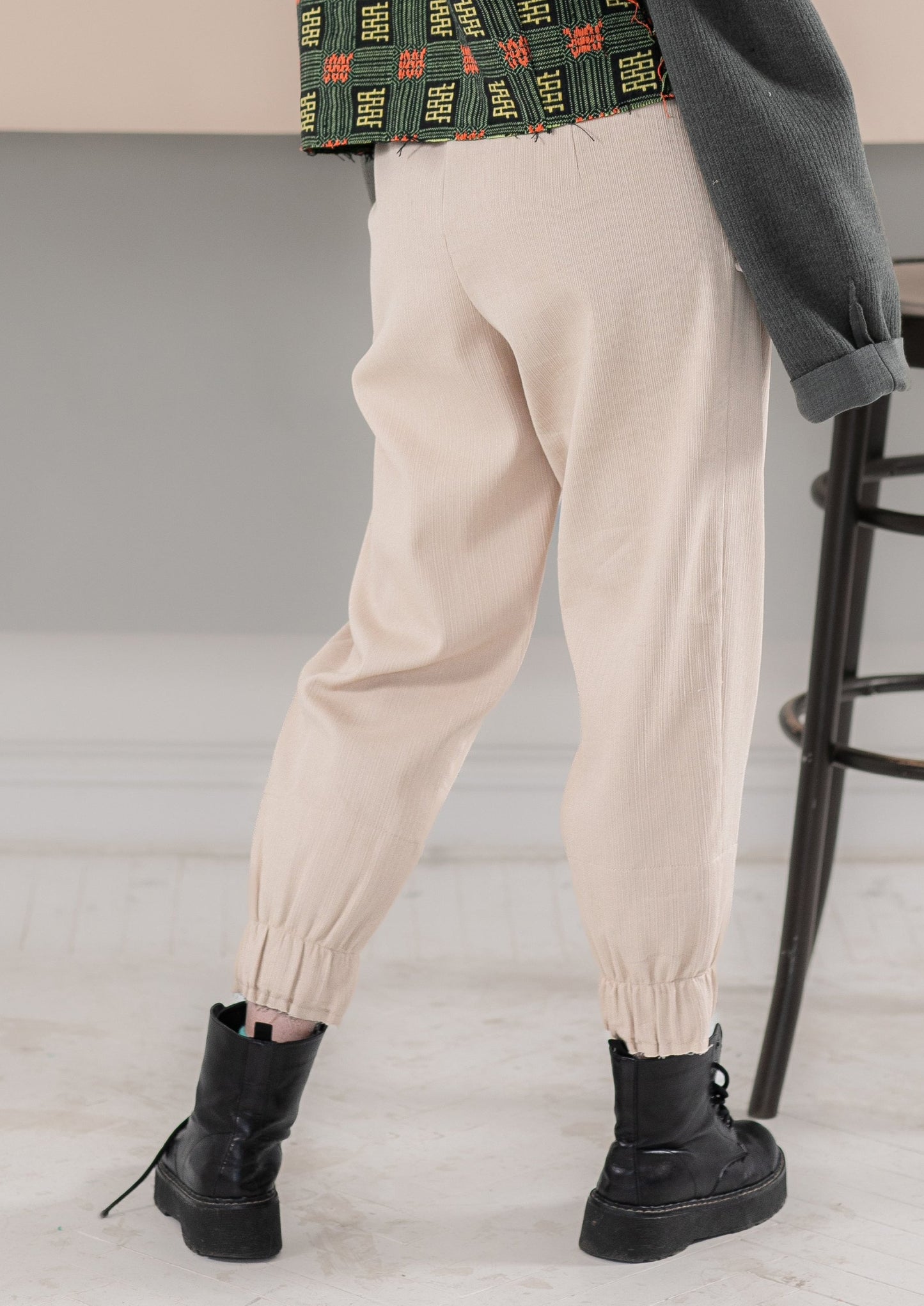 Joggers viscose stripe beige