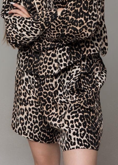 Lightweight cotton leopard shorts