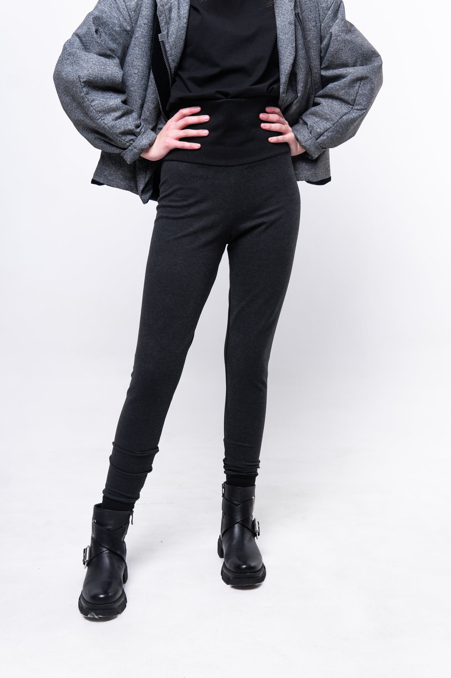 Tight gray jersey leggings
