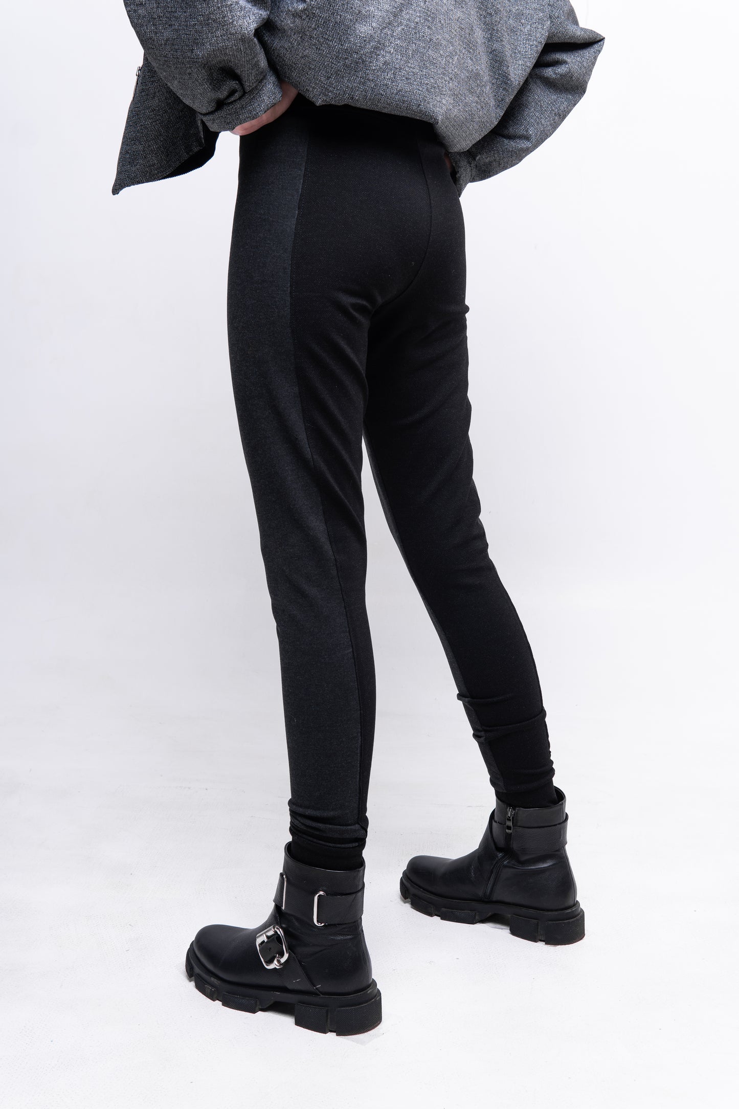 Tight gray jersey leggings