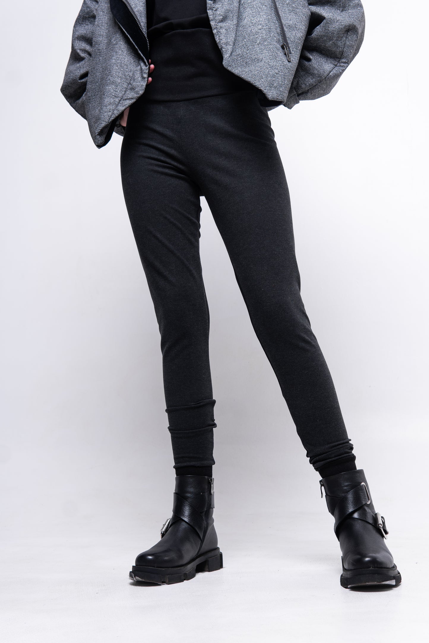 Tight gray jersey leggings