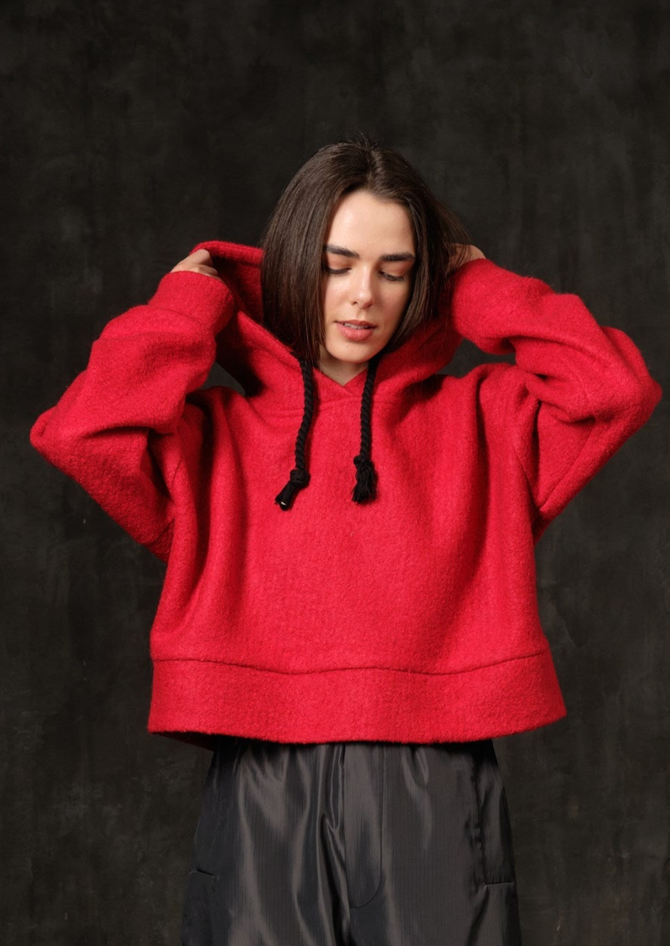 Skinny woolen red short