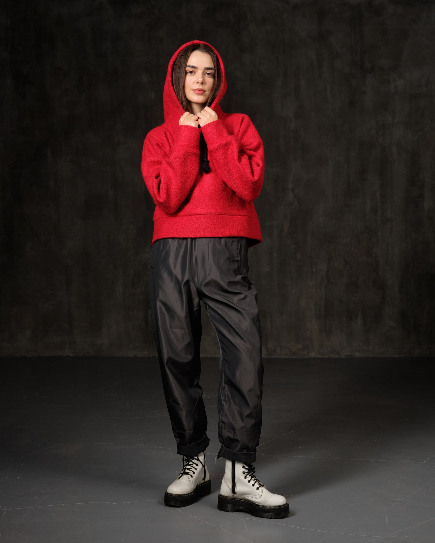 Skinny woolen red short