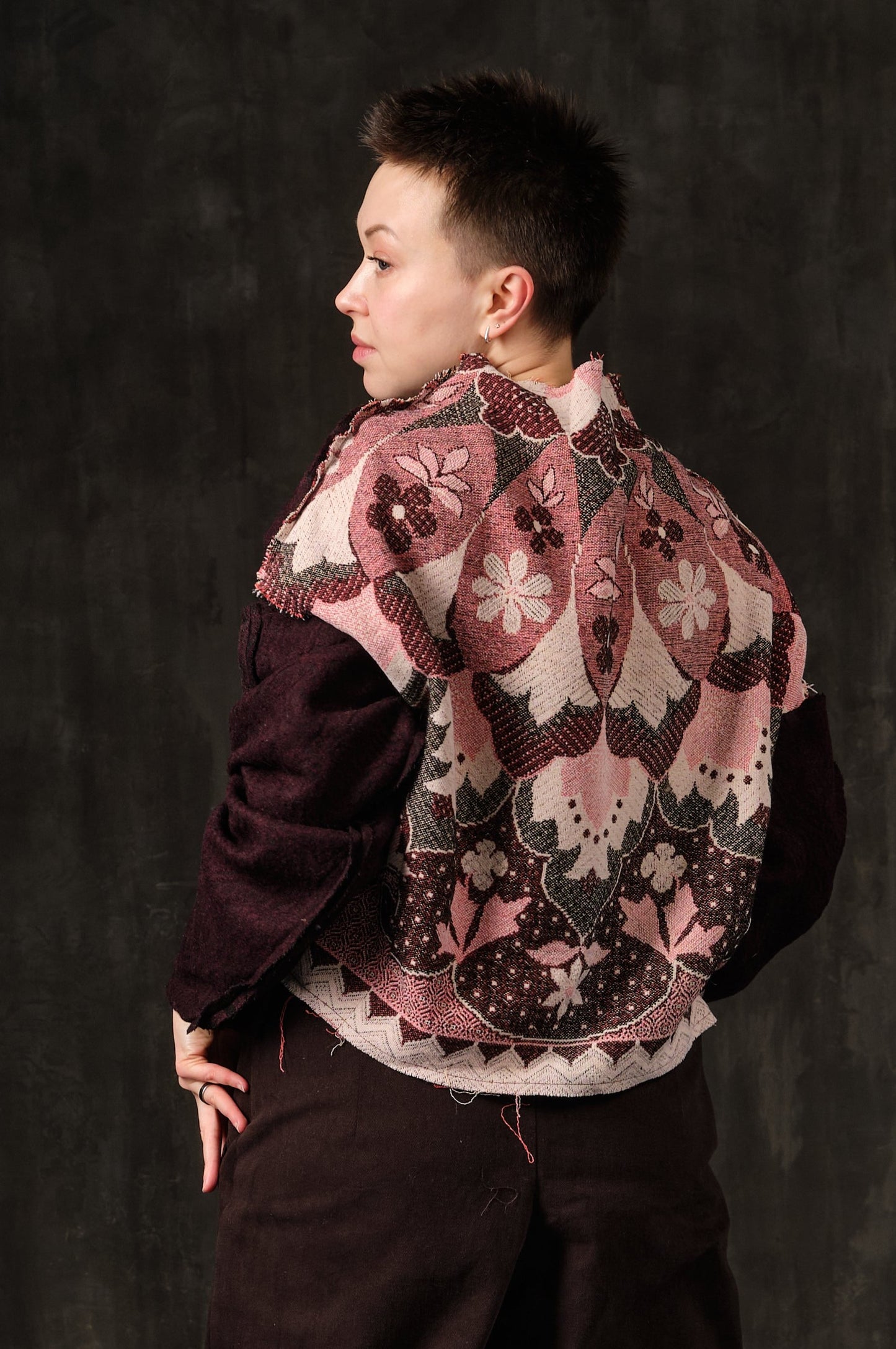 Off-shoulder sweater in burgundy wool and vintage jacquard monogram