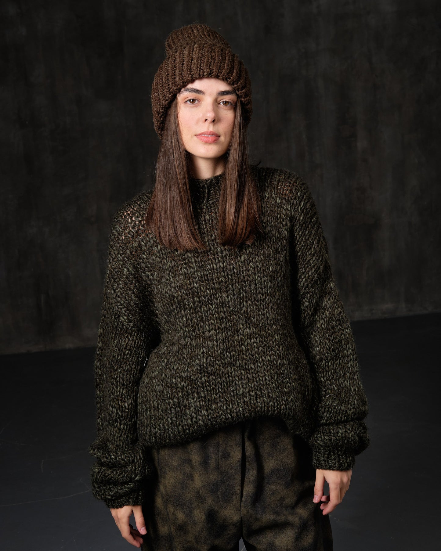 Bulky wool hat with khaki lapel