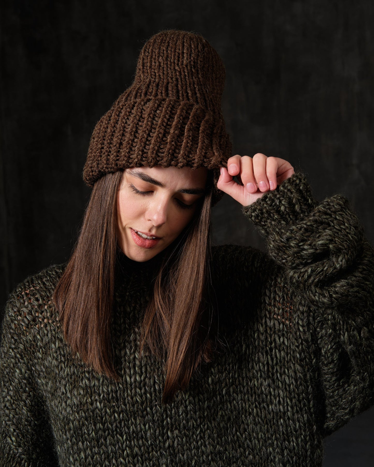 Bulky wool hat with khaki lapel
