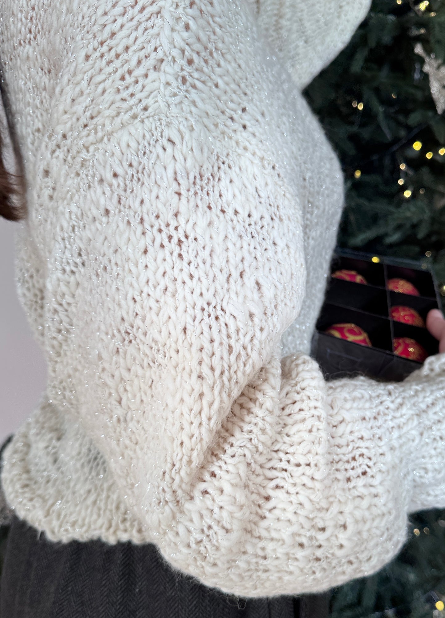 Milk sweater with lurex shortened