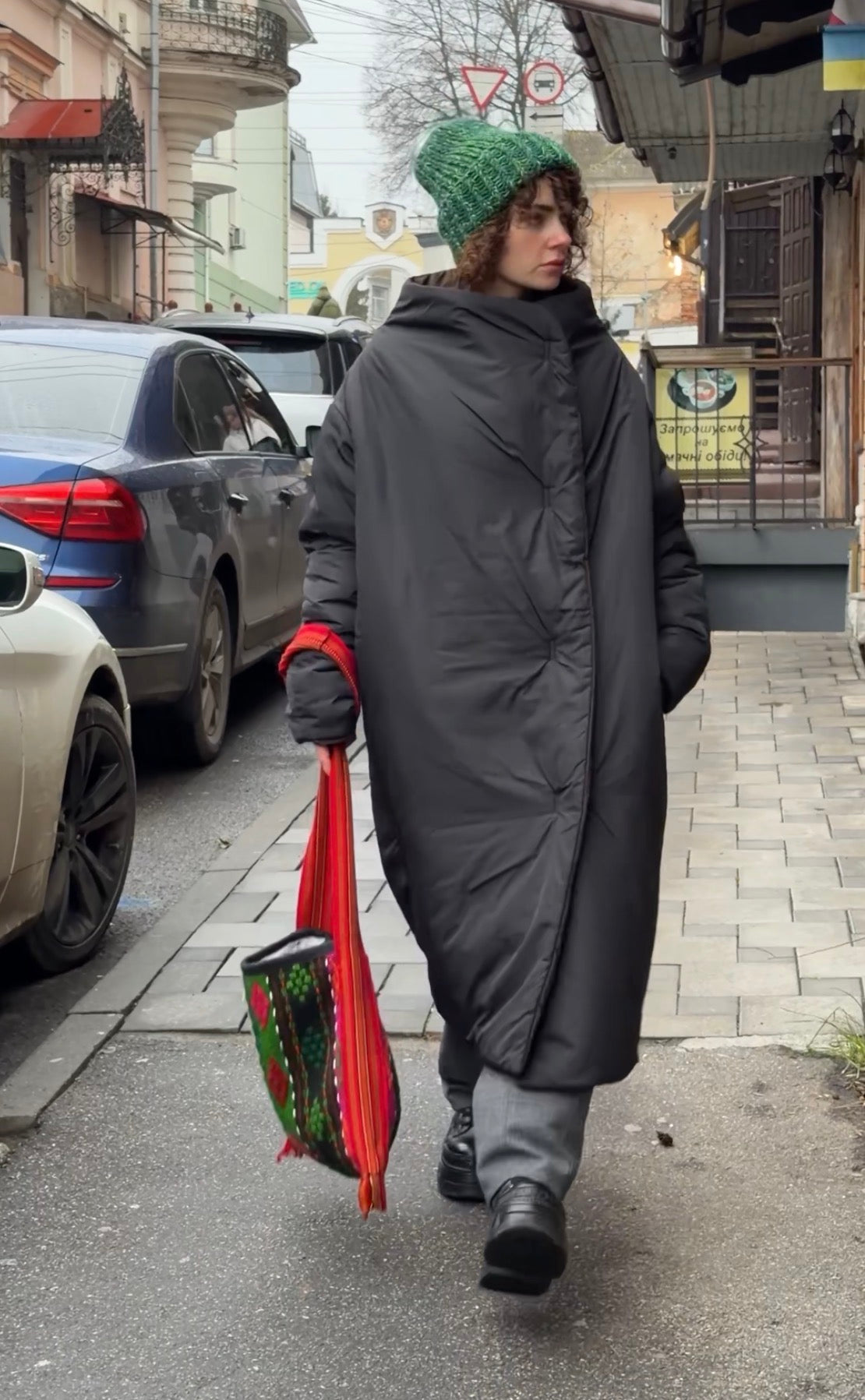 Шапка обʼємна вовняна зелений меланж