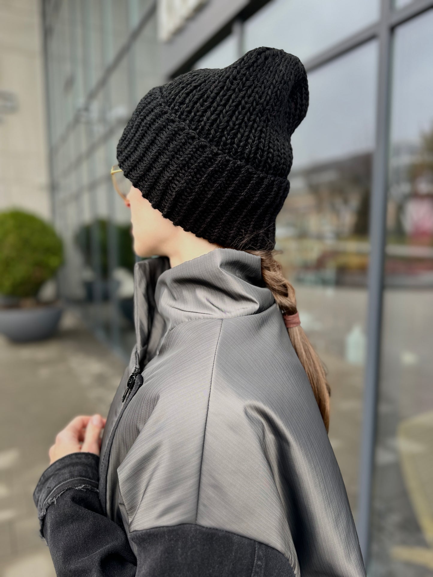 Black voluminous wool hat