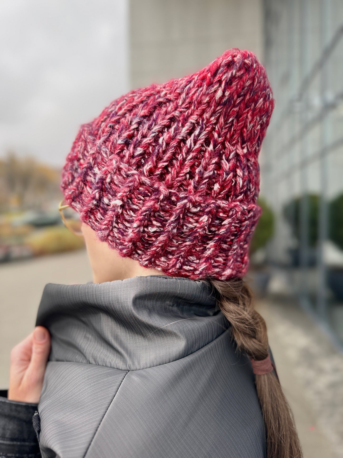 Red melange voluminous wool hat