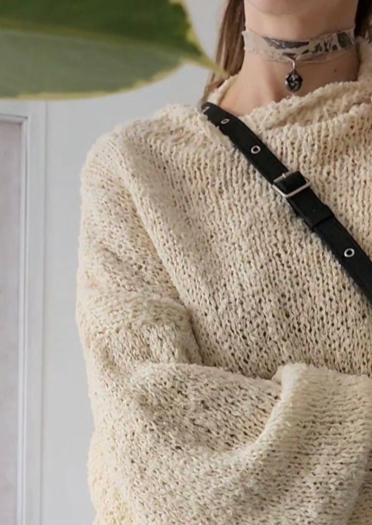Short bouclé merino sweater