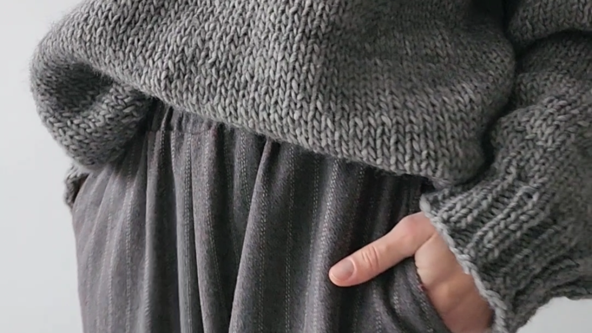 Gray wool sweater made of alpaca