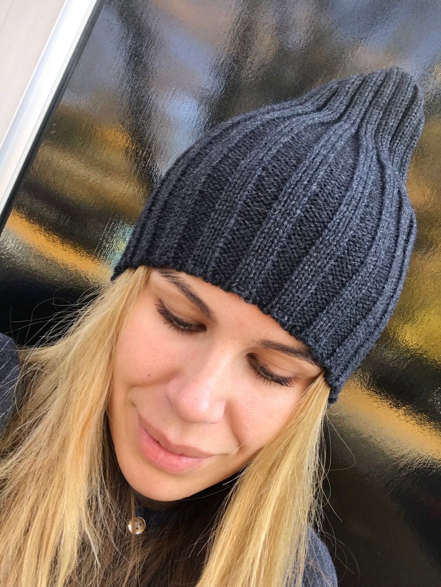 Woolen elastic hat in colors