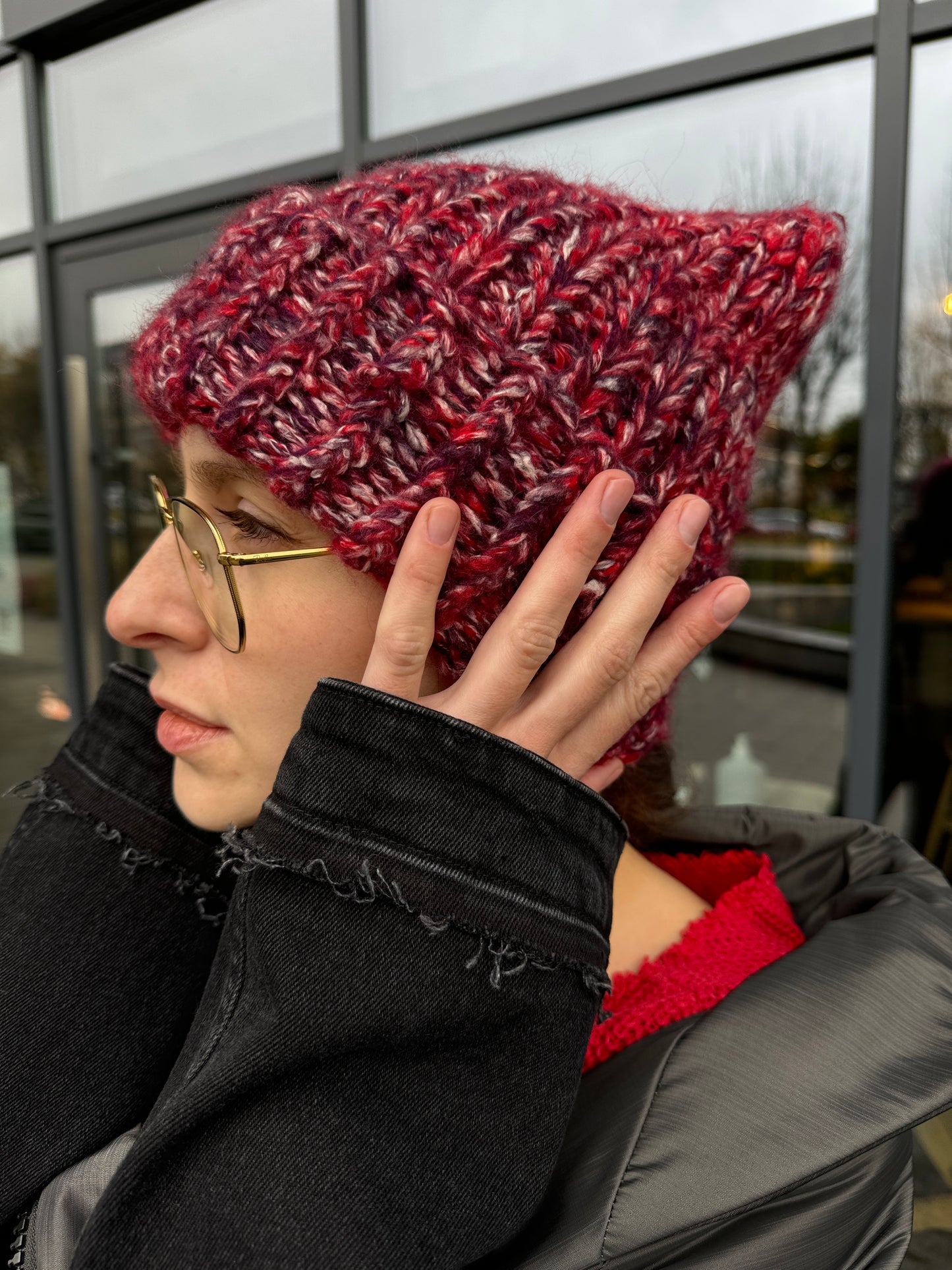 A bouclé wool hat with a lapel