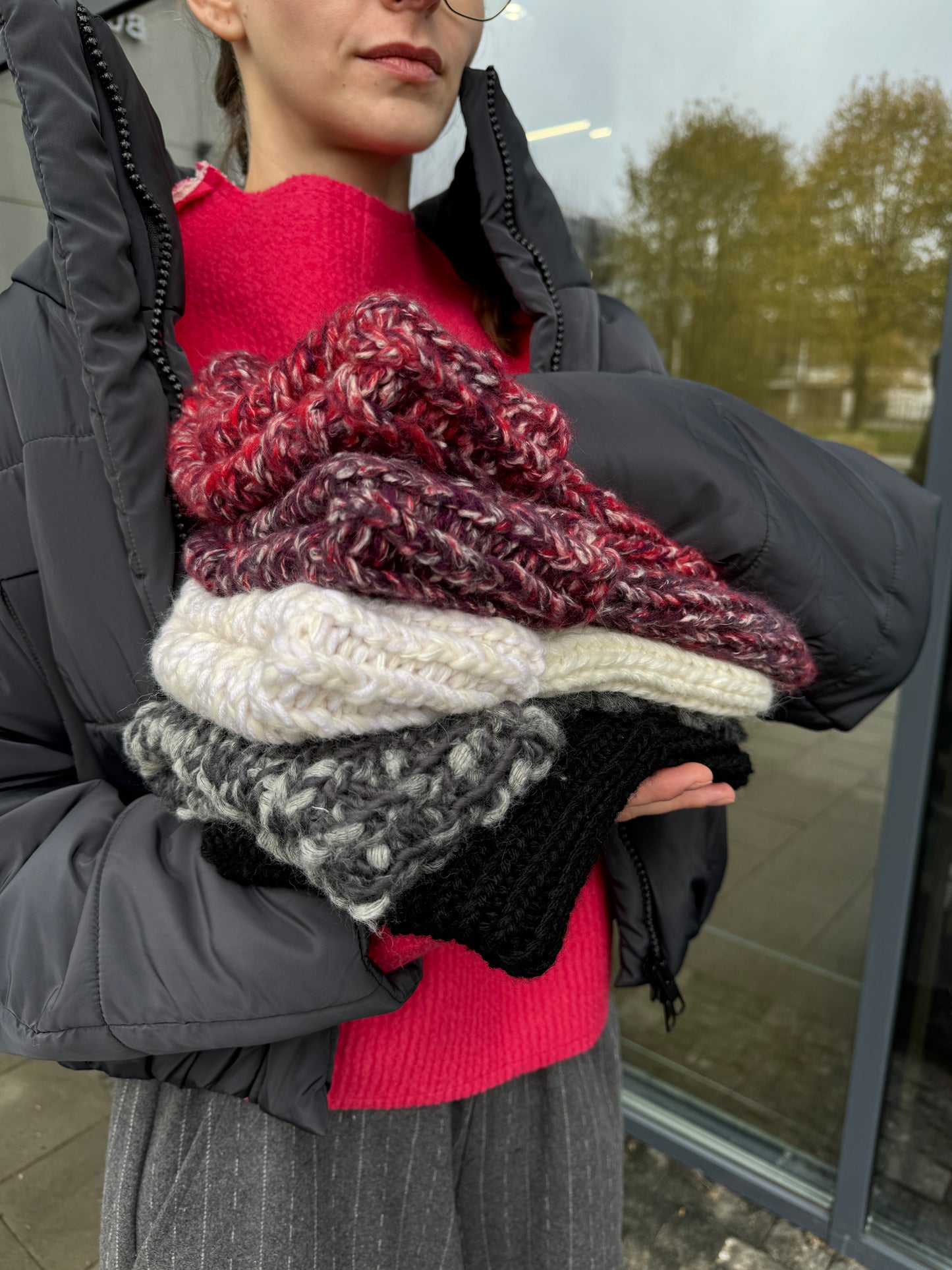 A bouclé wool hat with a lapel