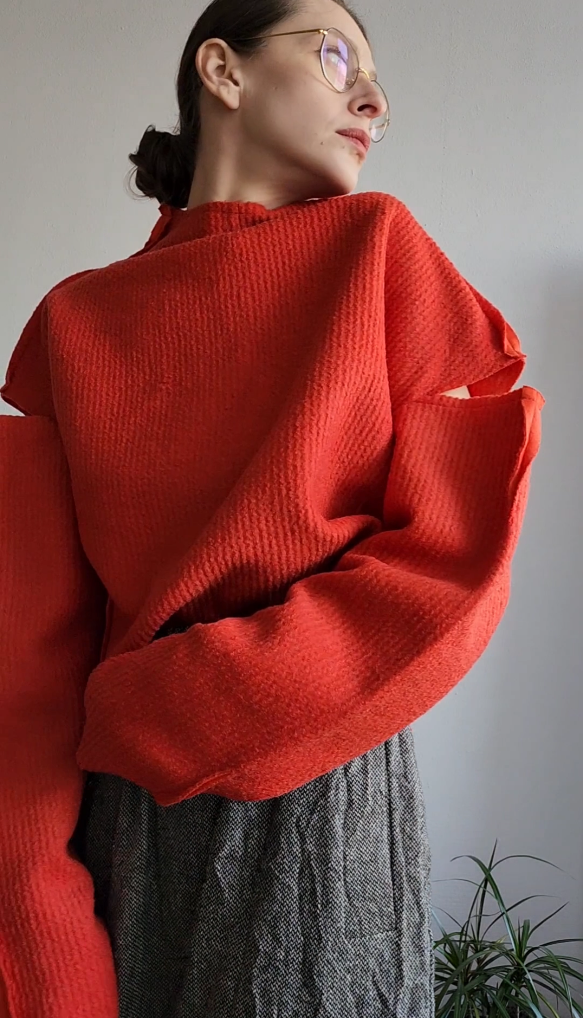 Sweater open shoulders textured wool, orange-red