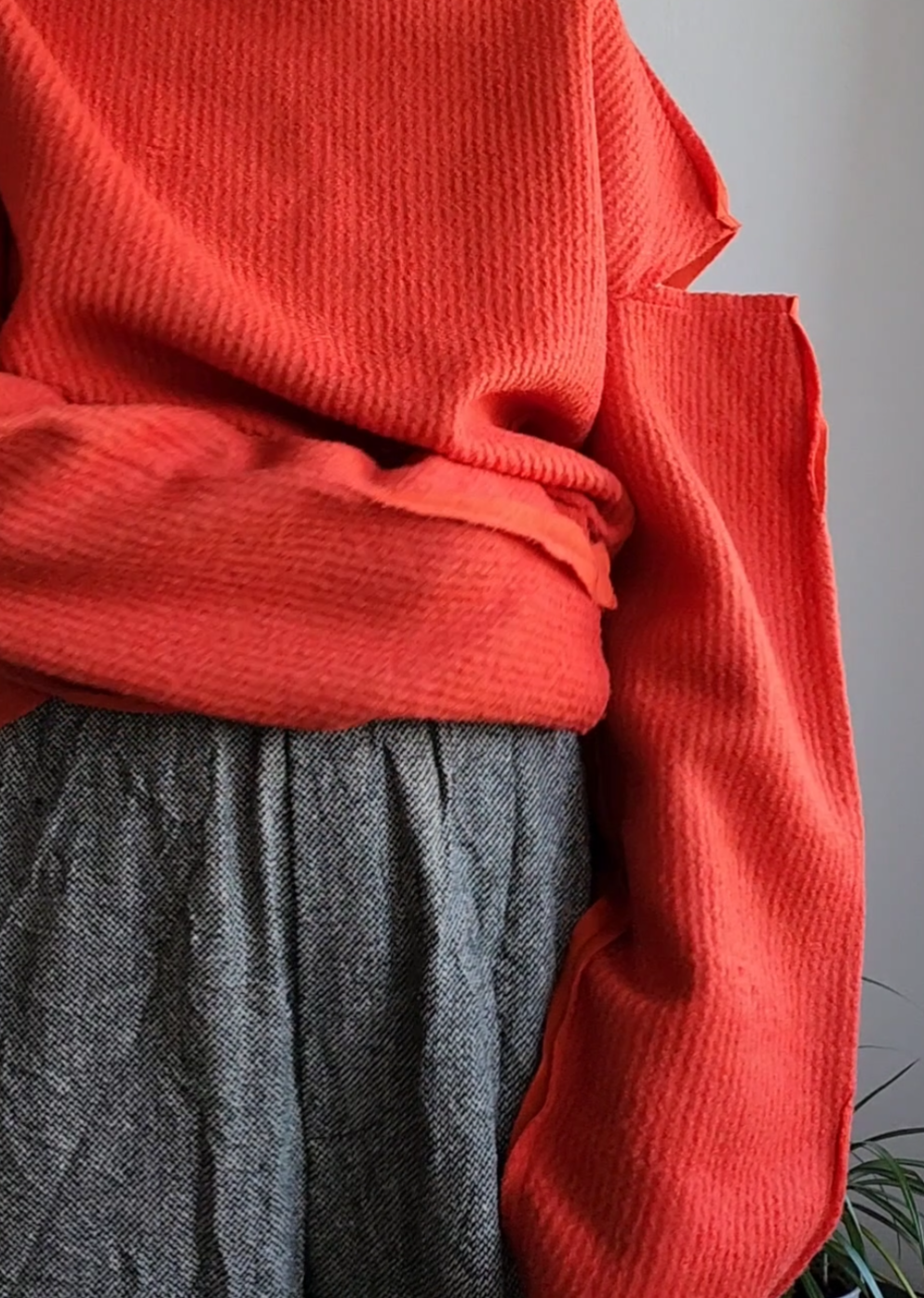 Sweater open shoulders textured wool, orange-red