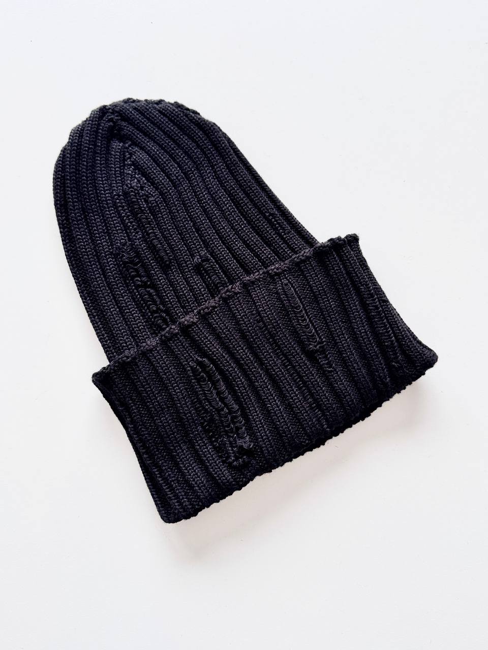 Black voluminous wool hat