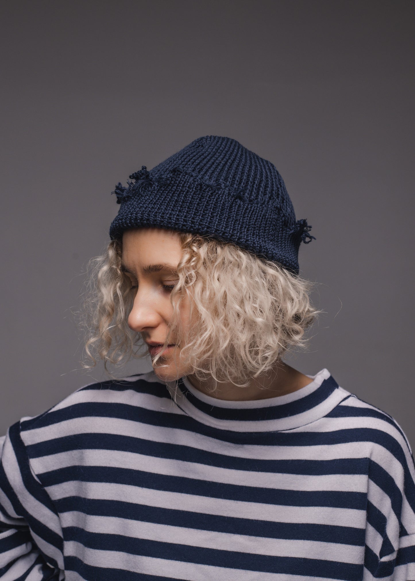 Blue-black ragged cotton rep hat
