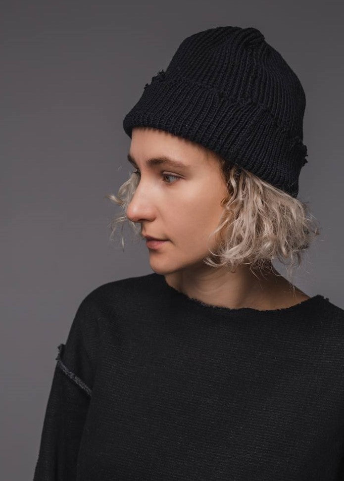 Black ragged rap hat