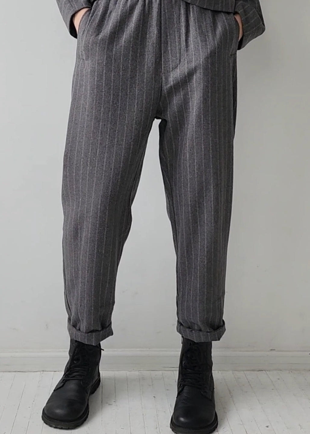 Banana wool winter black and white diagonal