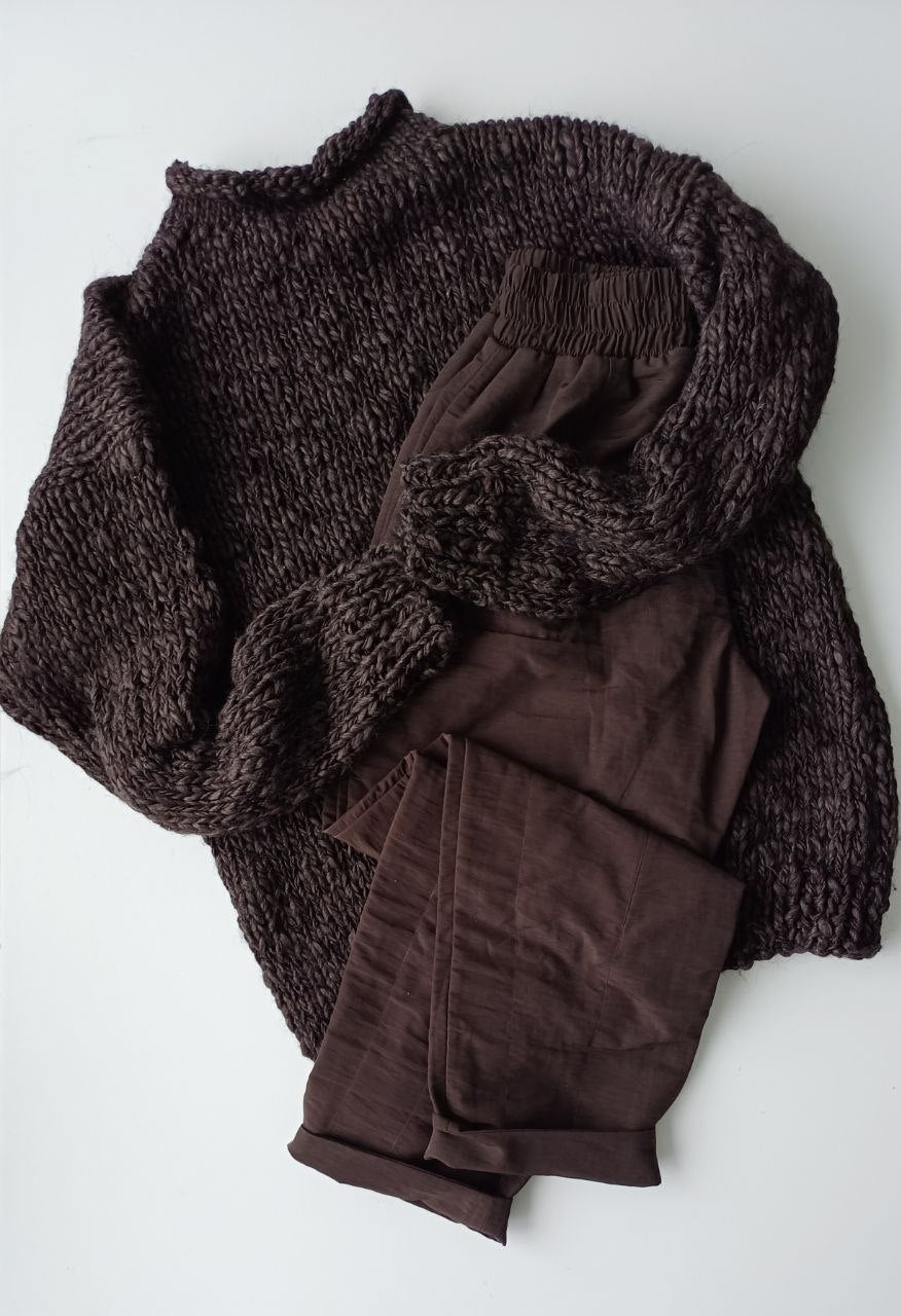 Dark brown voluminous woolen sweater One Size (3 lengths)