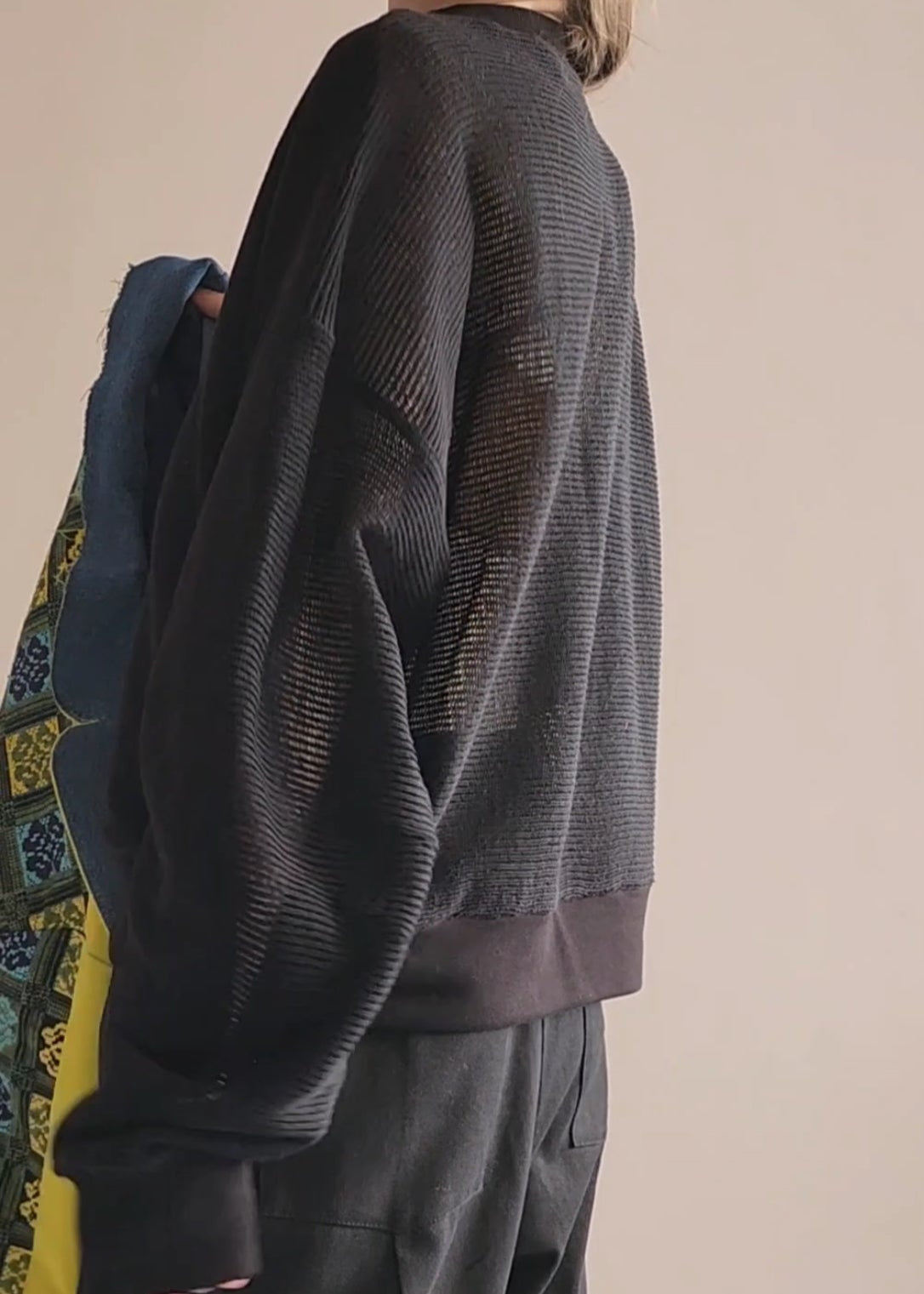 Black sweatshirt with sleeves "Louvre"