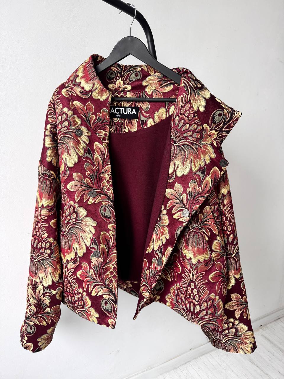 Short coat "Louvre"