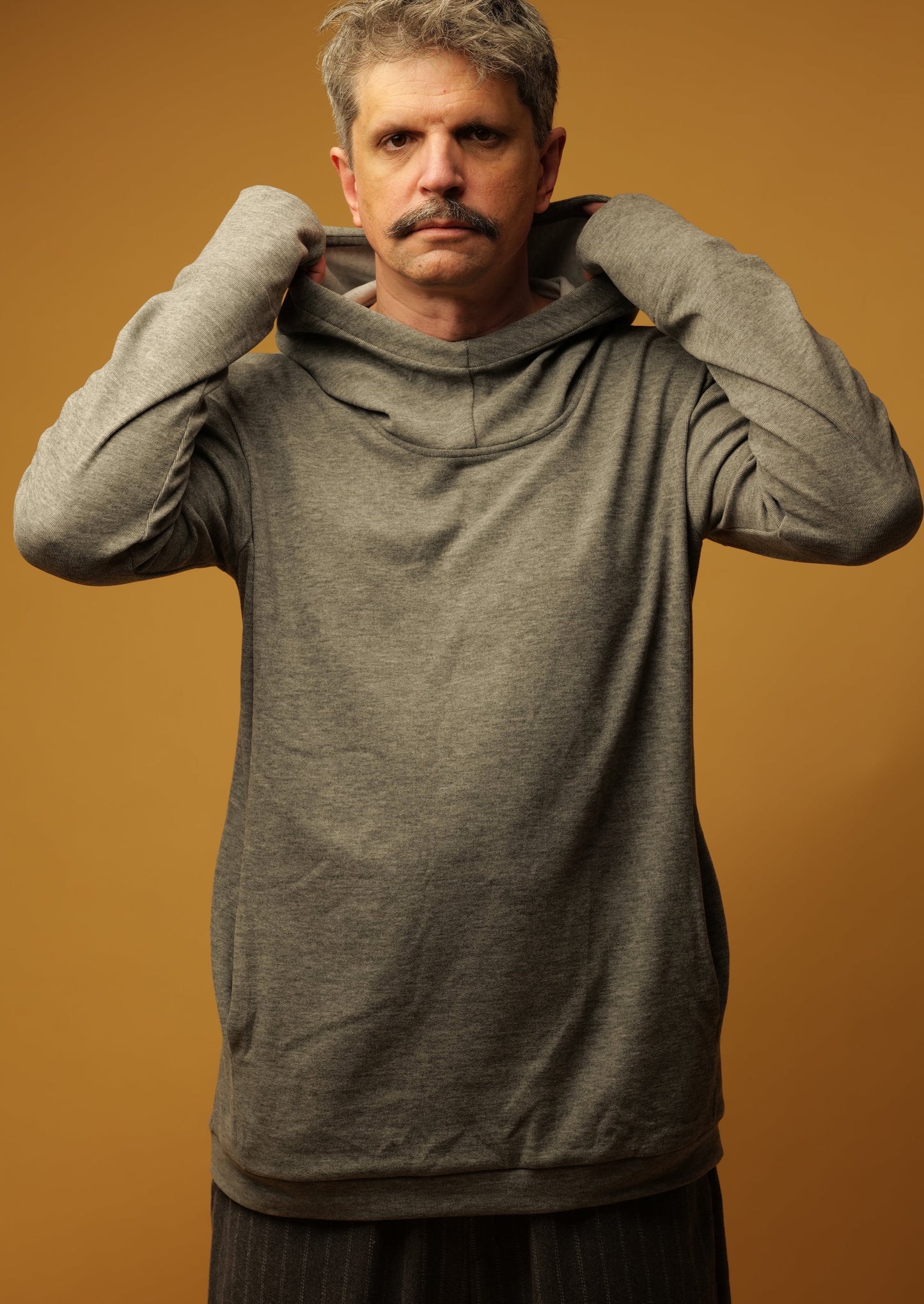 Thin astronaut knitwear hoodie with fleece