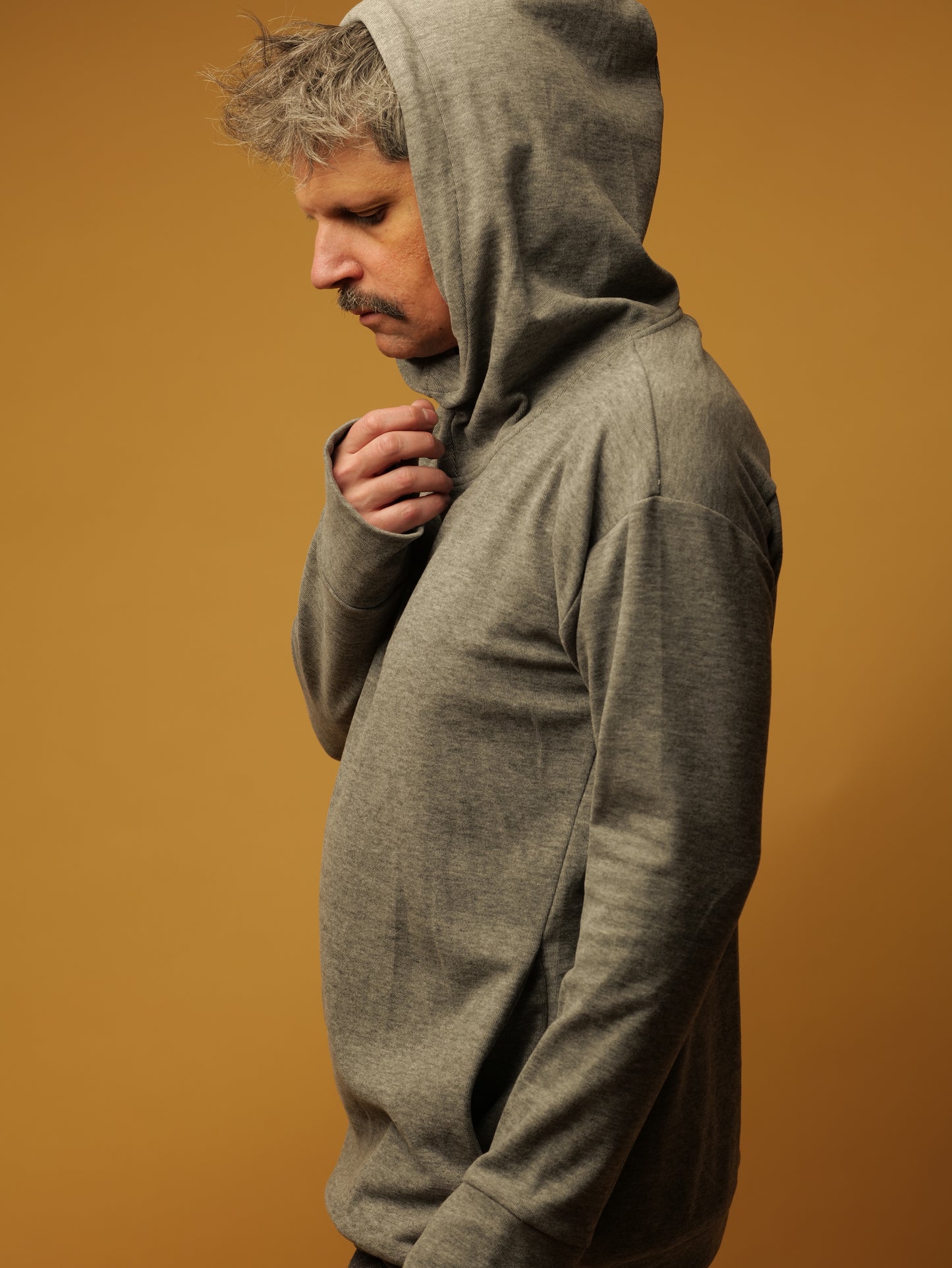 Thin astronaut knitwear hoodie with fleece