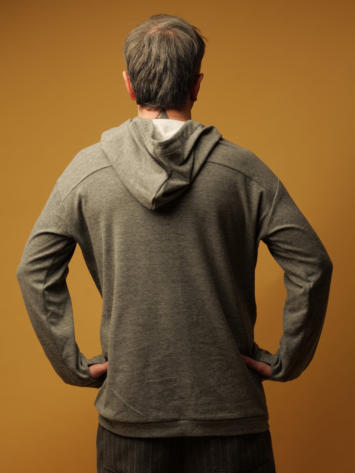 Thin astronaut knitwear hoodie with fleece