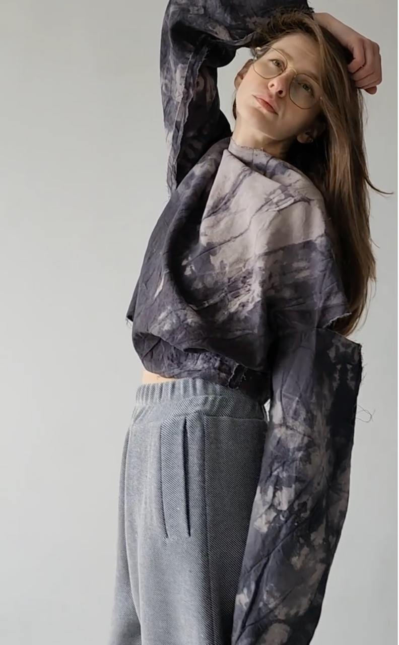 Hand-dyed shirt with a vintage back