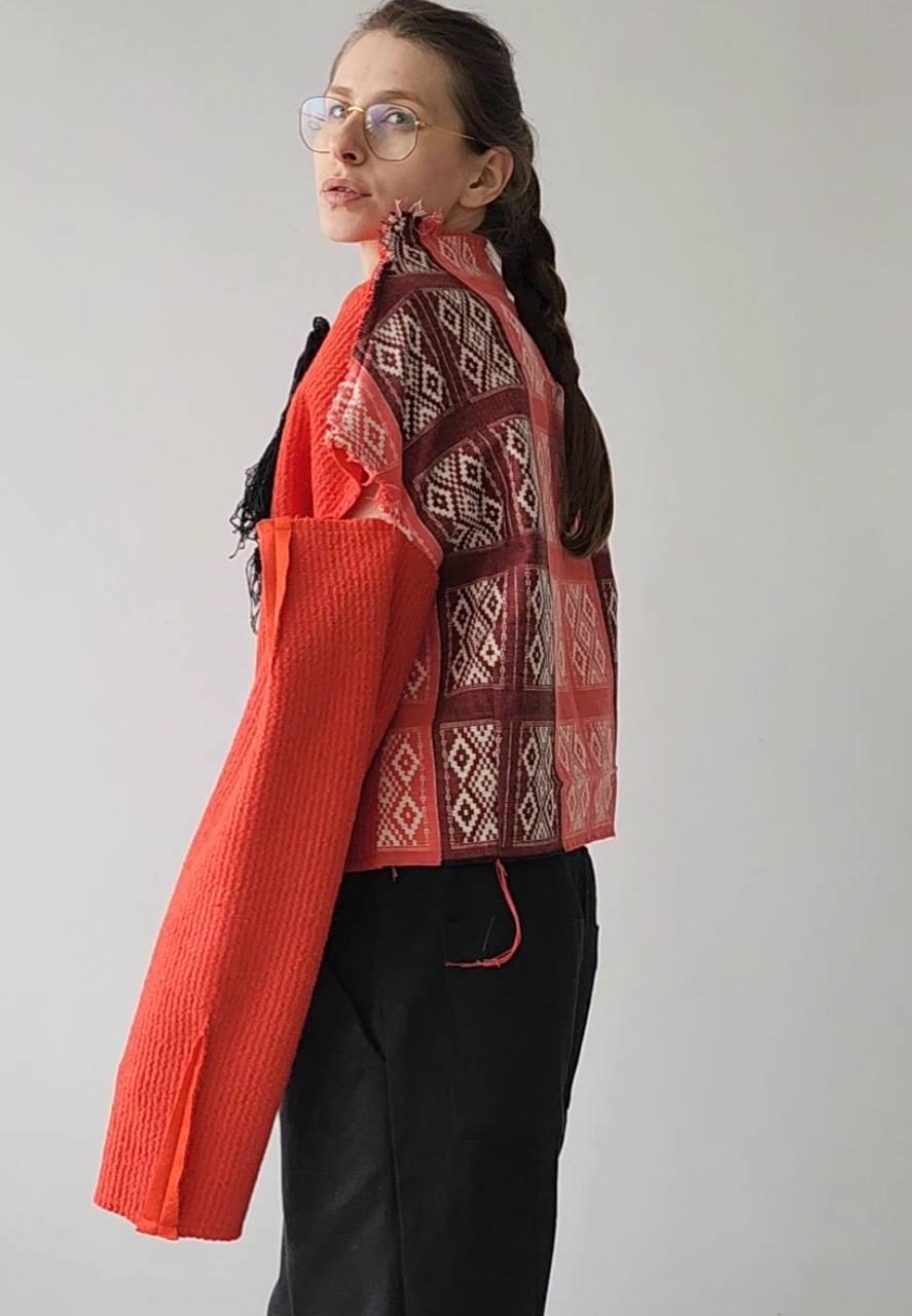 Sweater open shoulders black herringbone and powder pink ornament