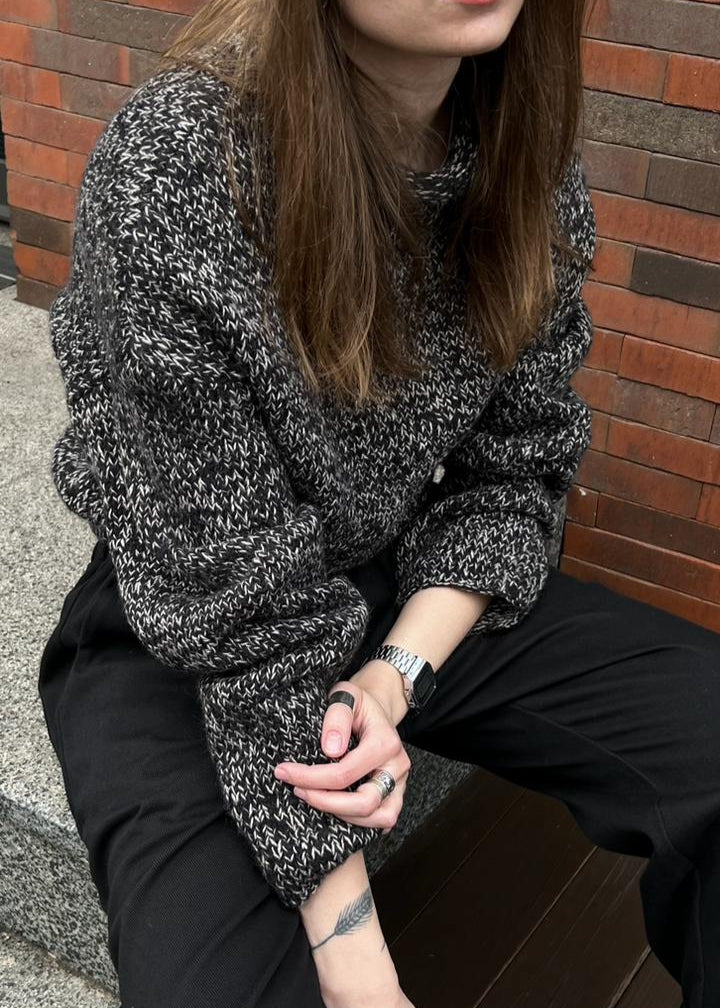 Black and gray mélange cropped woolen sweater