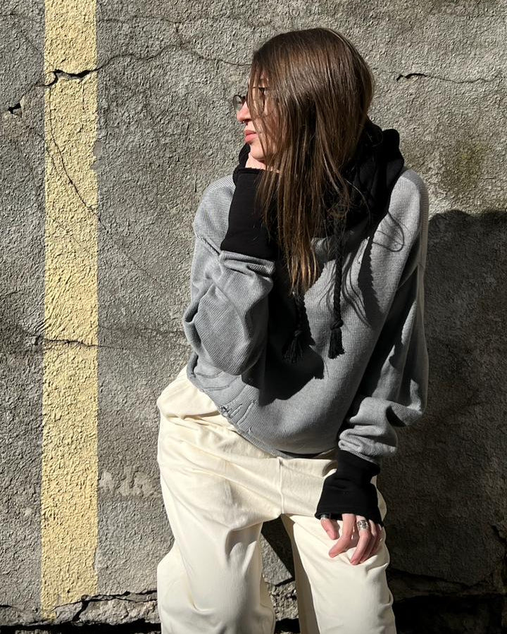 White cotton skinny sweater with arrows