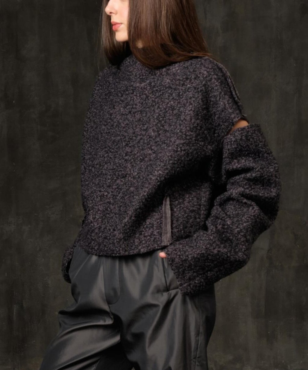 Sweater open shoulders lamb graphite