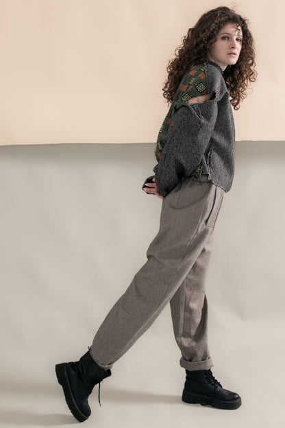 Sand-gray woolen pants, high waist, narrowed bottom