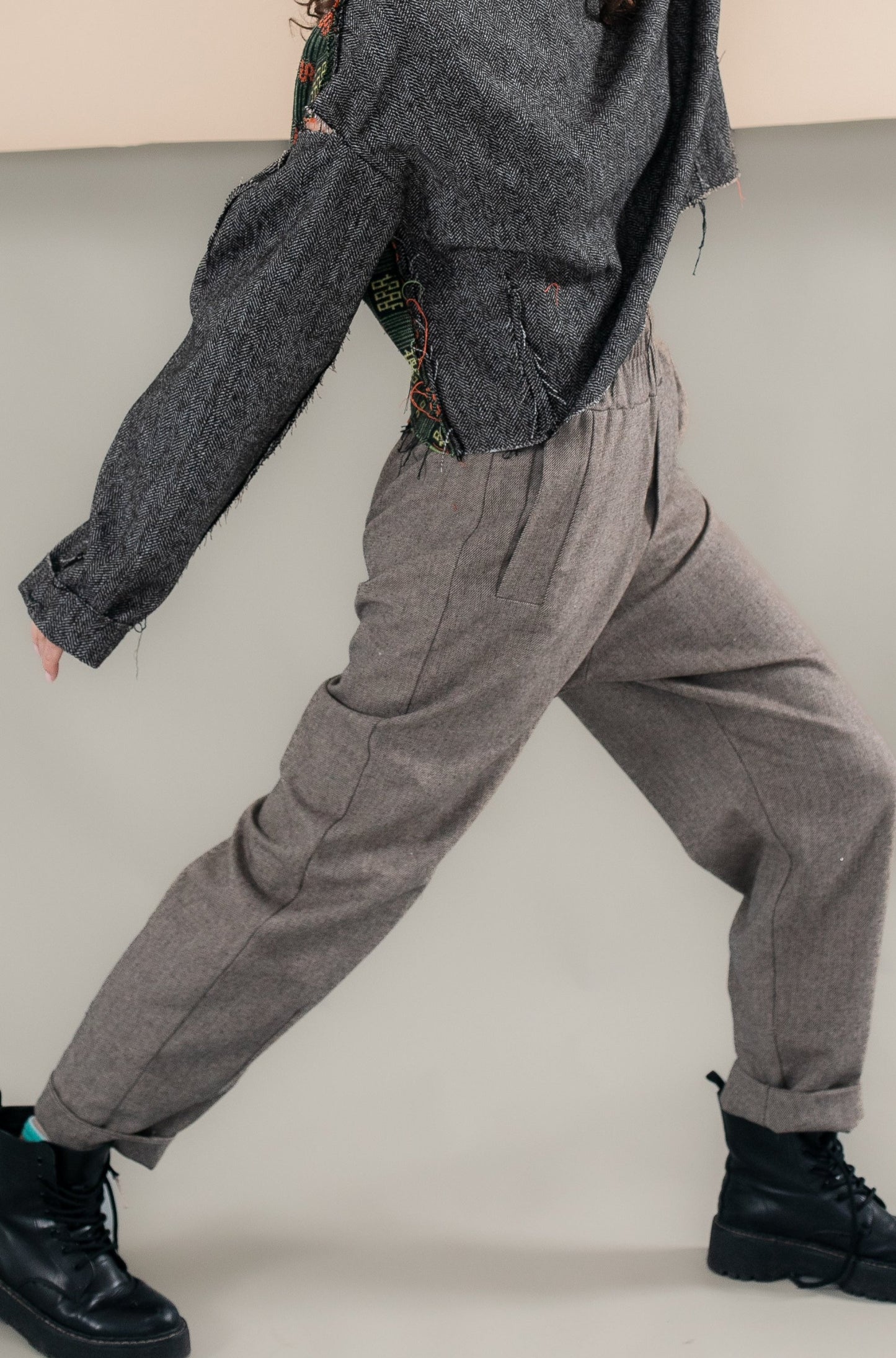 Sand-gray woolen pants, high waist, narrowed bottom