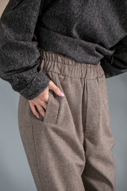 Sand-gray woolen pants, high waist, narrowed bottom