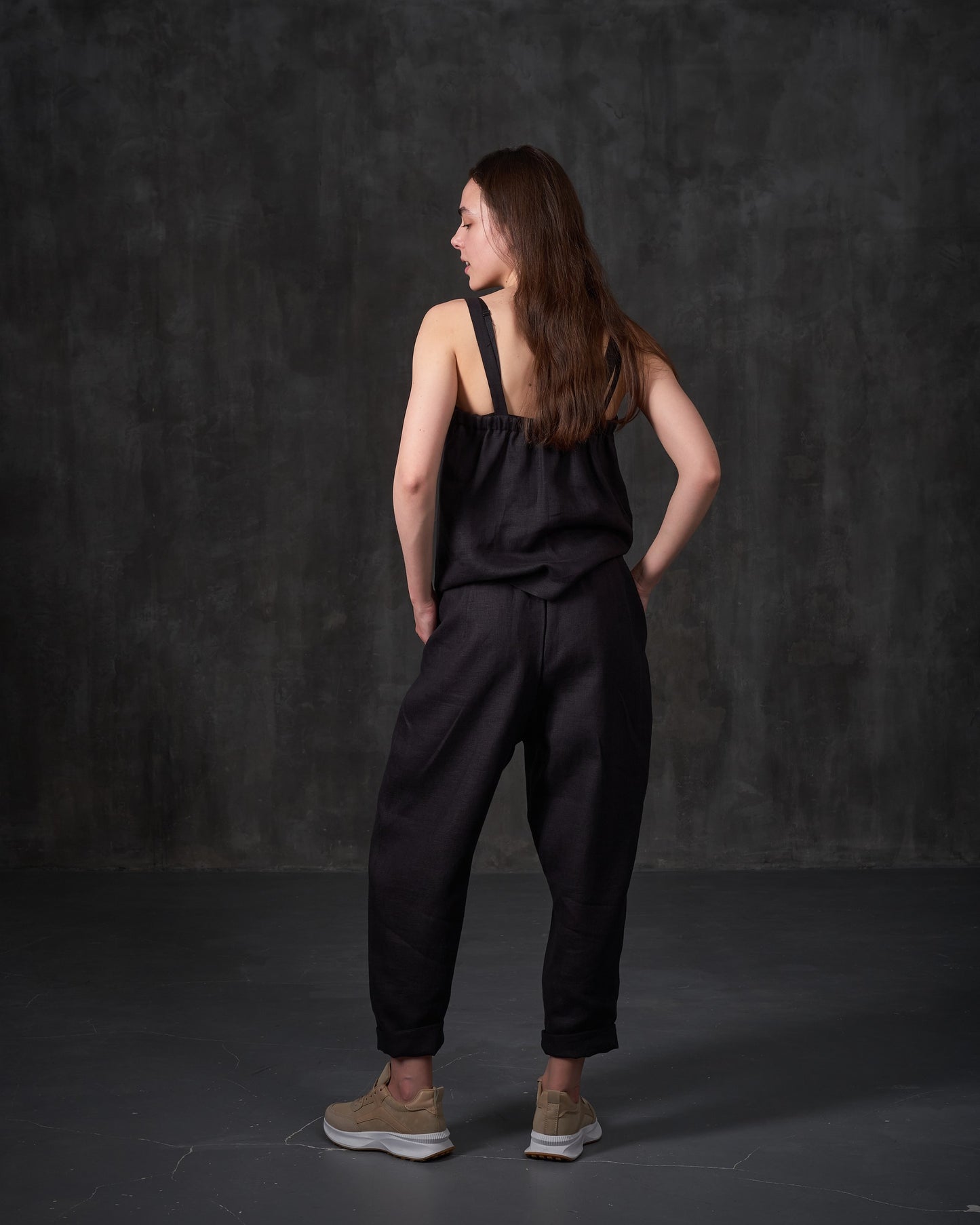 High-rise linen tapered black pants