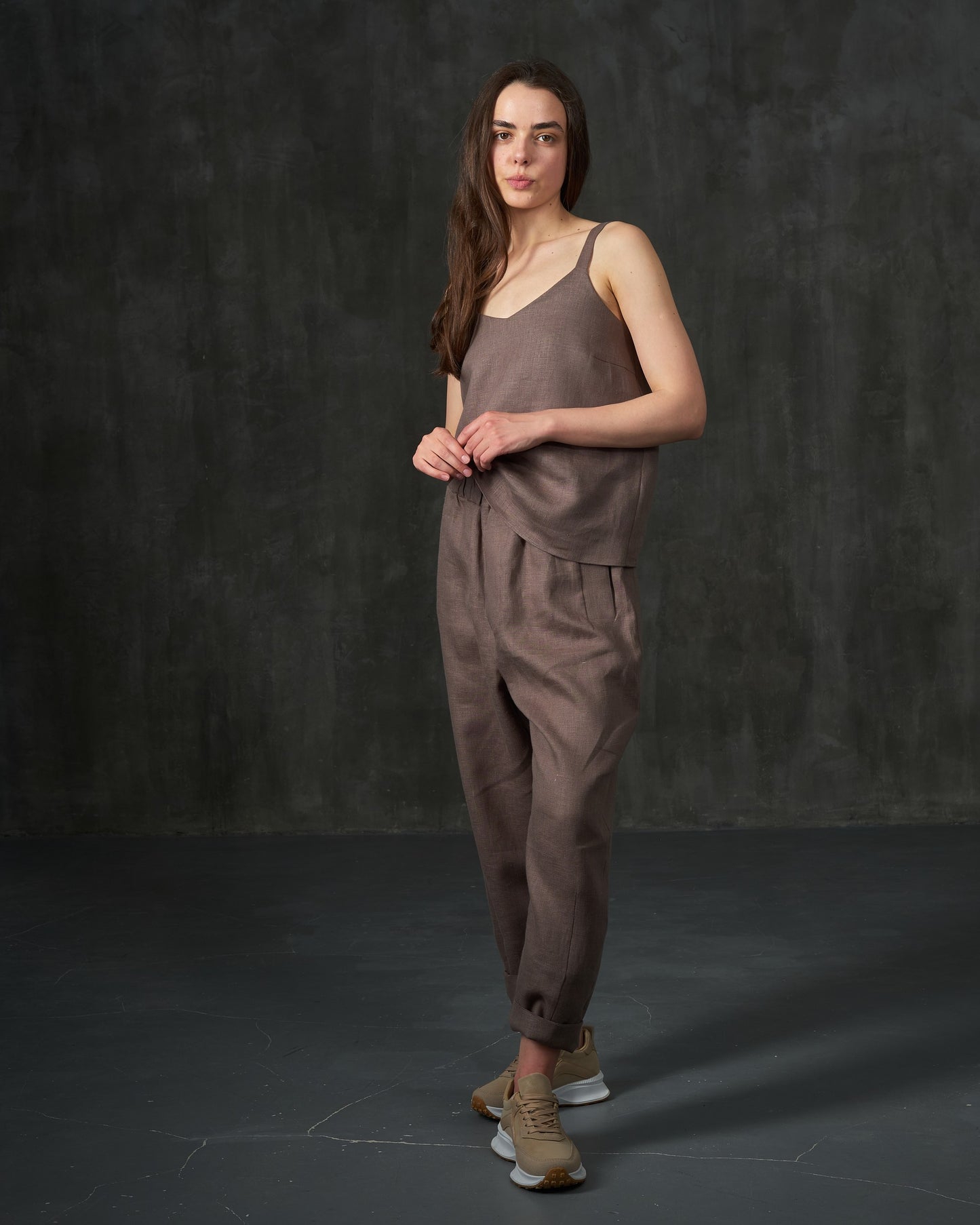 High-rise linen tapered gray/brown pants